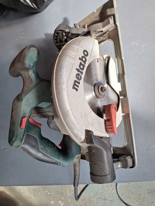 Circular electric ideal pentru dulgherie