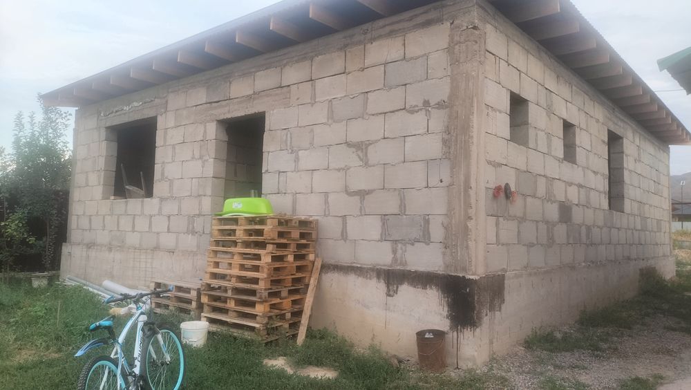 Продам времянку с домом