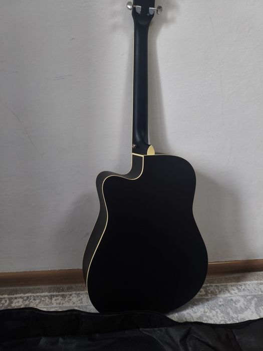 Новый гитара Stiller