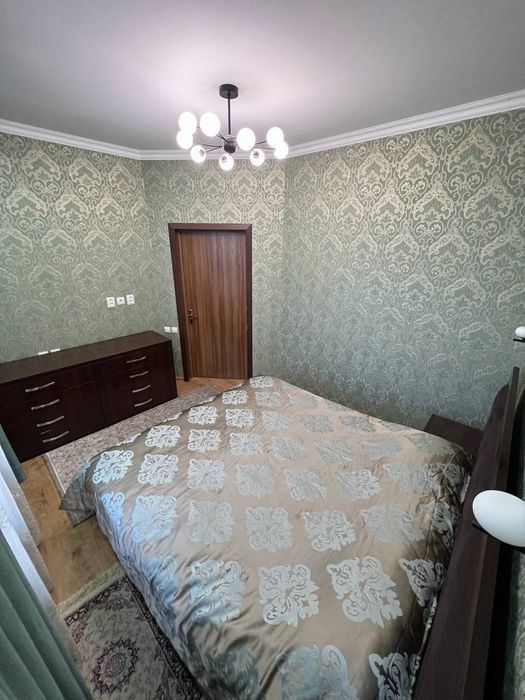 Mirzo Ulugbek rayonida 4/4/4honali uy sotiladi