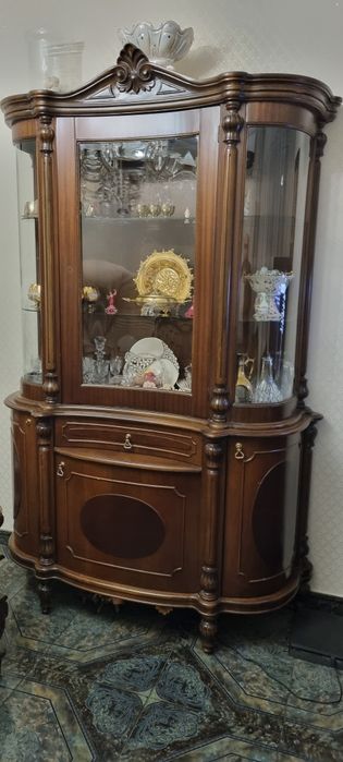 Продавам холни мебели..