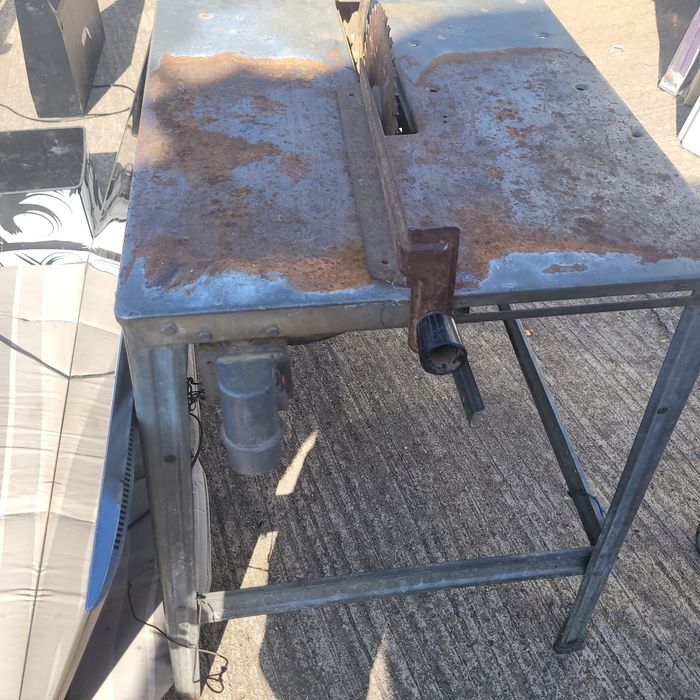 Motor trifazat cu masă