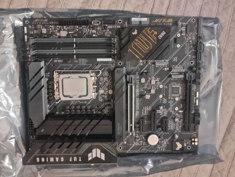 Материнская плата ASUS TUF Gaming Z690-Plus WiFi