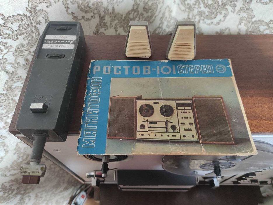 Магнитофон Ростов-102