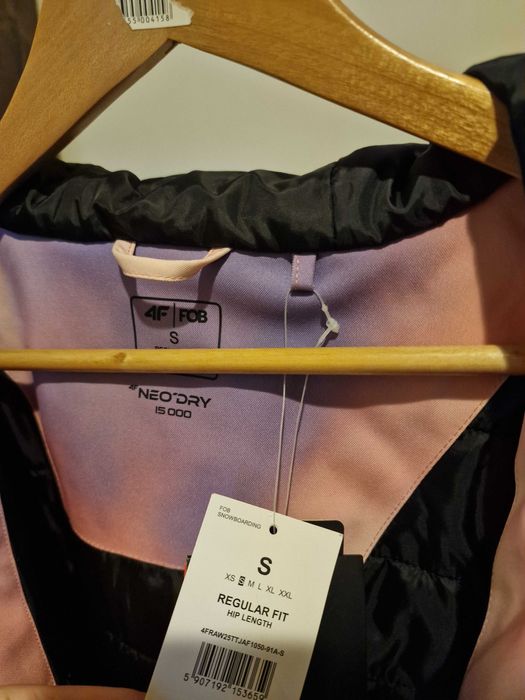 Costum de schi / snowboard 4F nou, cu eticheta