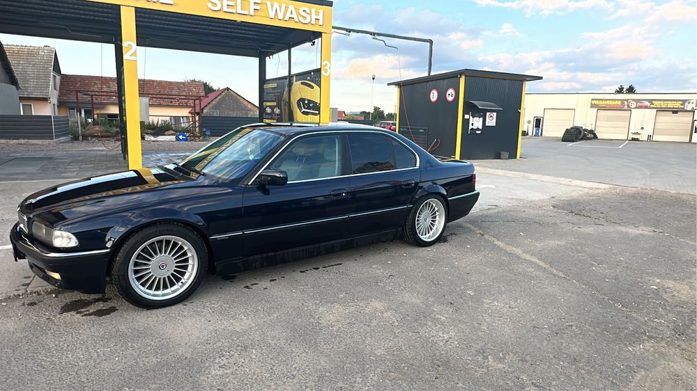 BMW 7 Series 0 — imagine 4