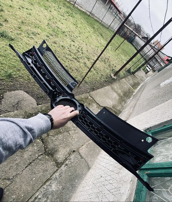 Grila centrala Golf 6 gti