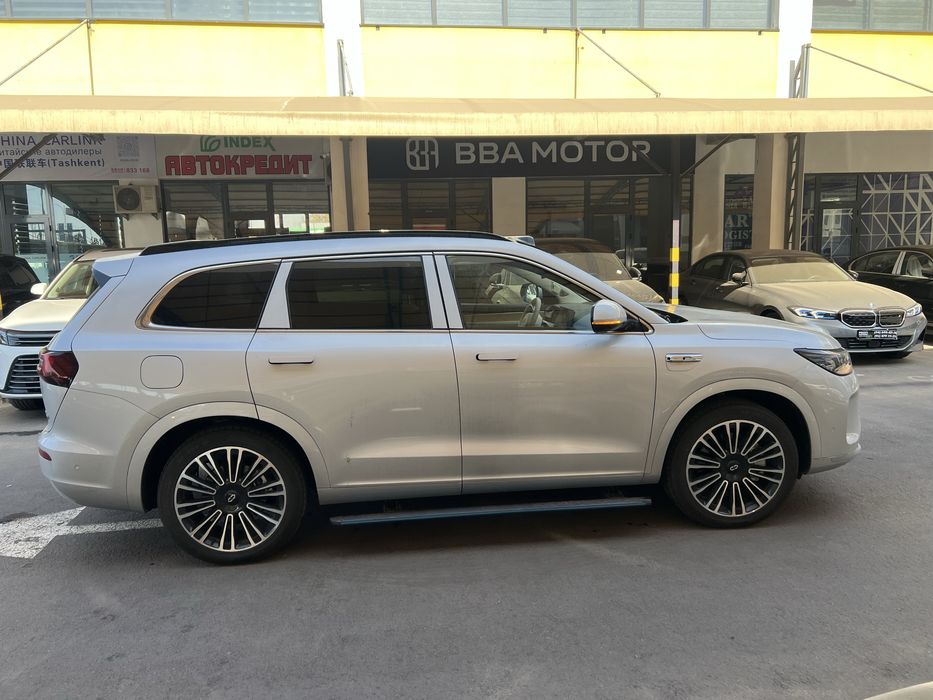 Sotiladi,продаётся Huawei Aito M7,7 orindiqli,7 местный