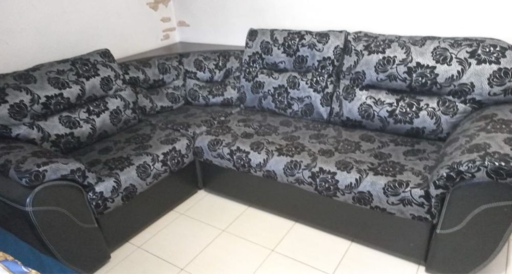 Пролам угловой диван с креслом . Шторы  в подарок !!!