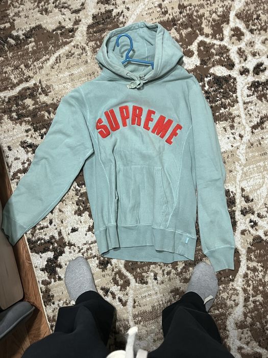 Supreme hoodie M size