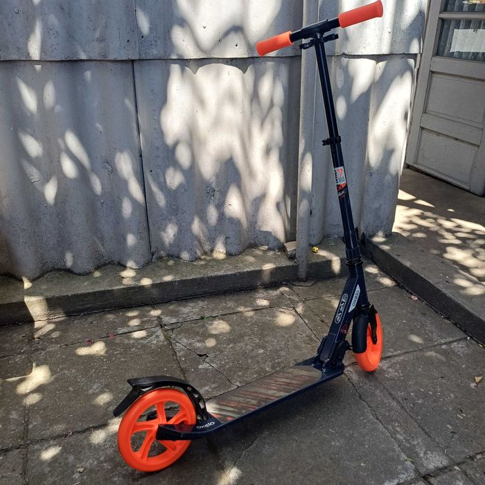 Vând trotineta OXELO  MID 7
