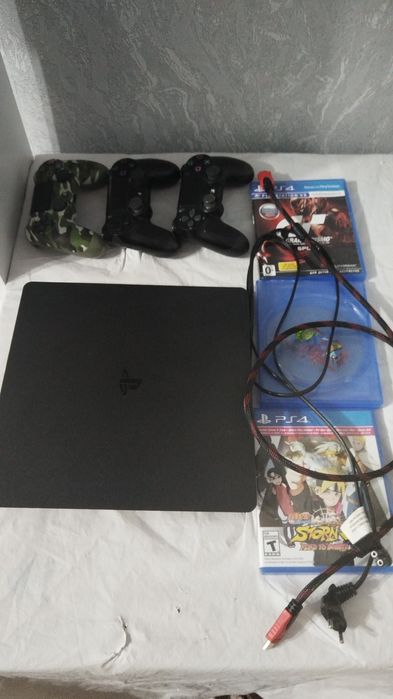 Продам PlayStation 4 slim