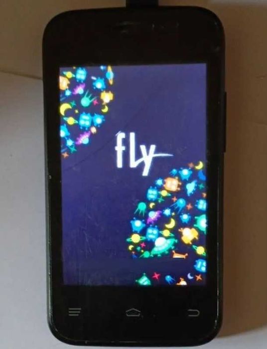Простой телефон Fly