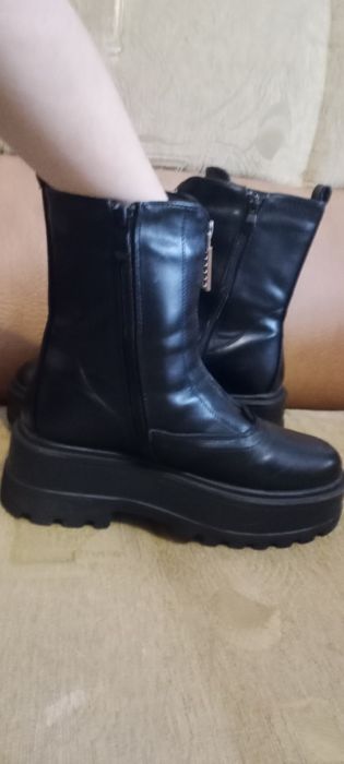 Vând ghete , mărimea 38