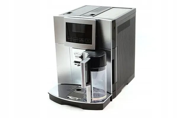 Продается кофемашина DeLonghi ESAM 5700s состояние идиальное