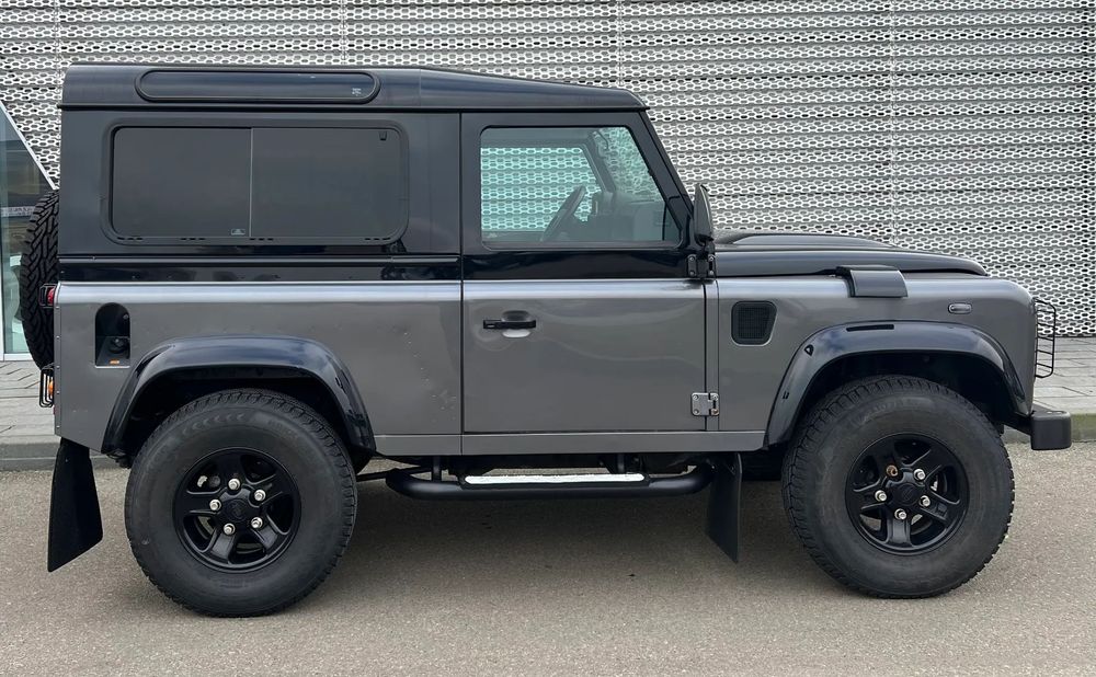 Land Rover Defender 2016 diesel, 75.244 € — imagine 5