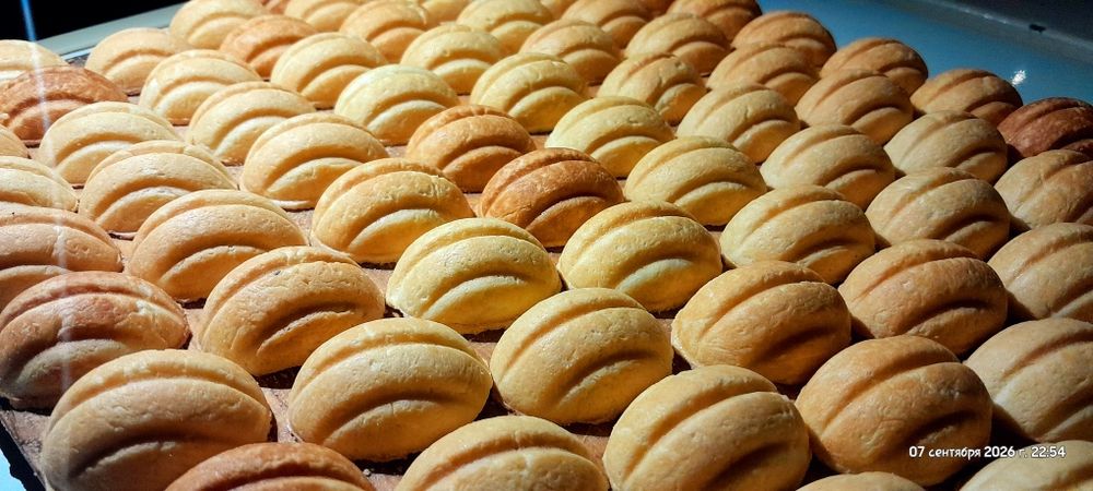 Орешки с варёной сгущёнкой