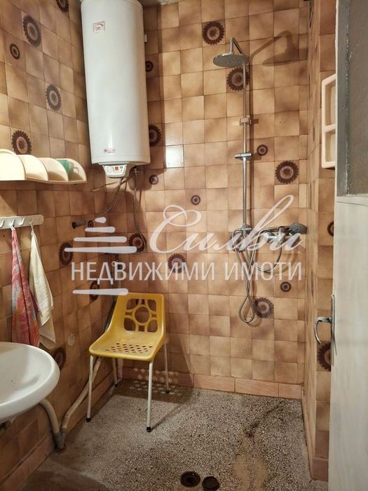 Тристаен ТУХЛЕН апартамент на предпочитан ТРЕТИ ЕТАЖ – кв. Център