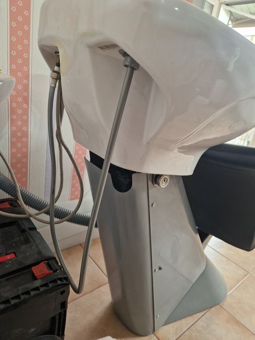 Scafă coafor de vanzare