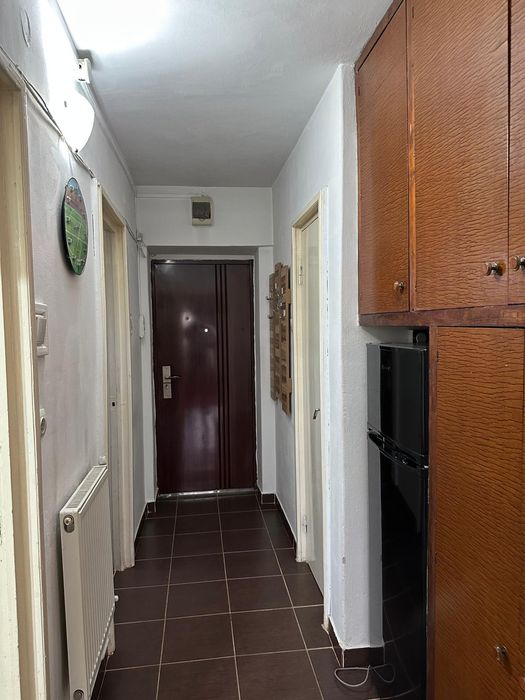 Închiriez apartament 1 camera ultracentral, etaj intermediar, langa .hotelul Grand.