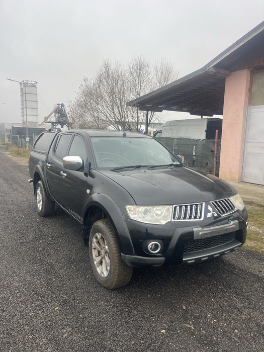 Usa stanga dreapta fata spate mitsubishi l200 facelift 2010-2015