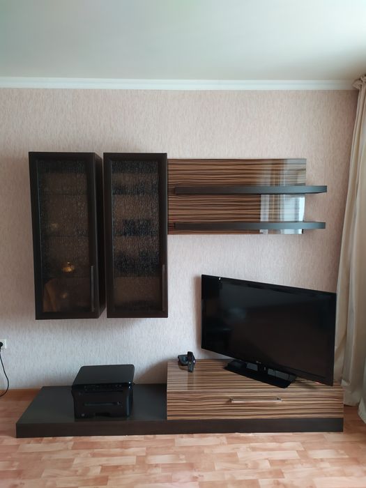 Срочно. Продам оригинальный гарнитур в гостиную. Торг