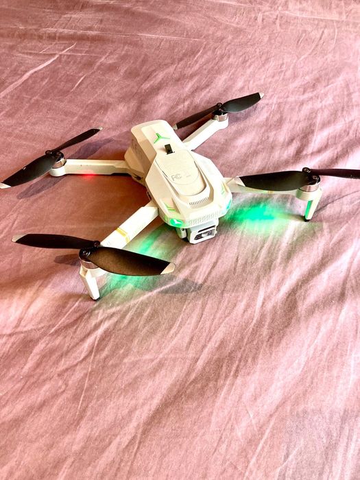 Сгъваем дрон с камера