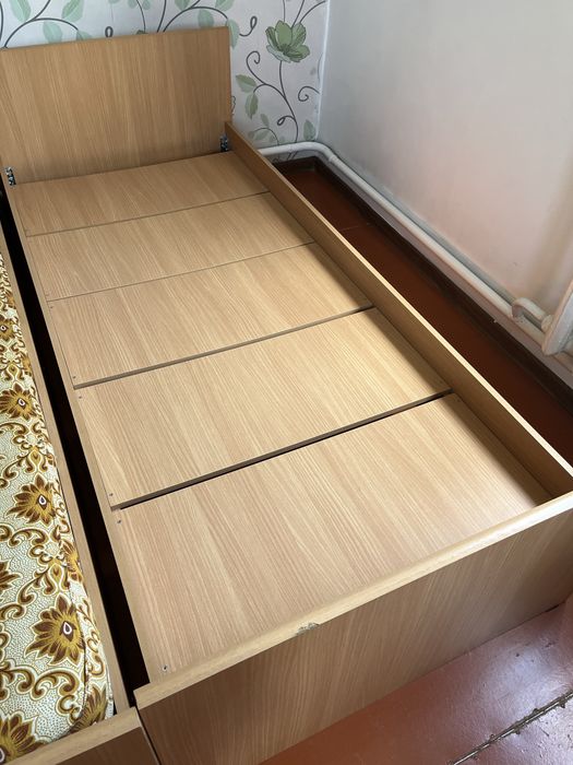 продам кровать односпальную