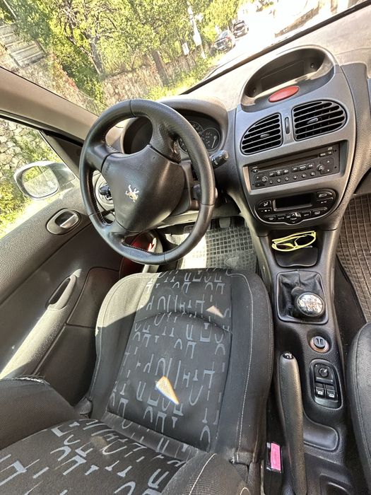 Кола Peugeout 206
