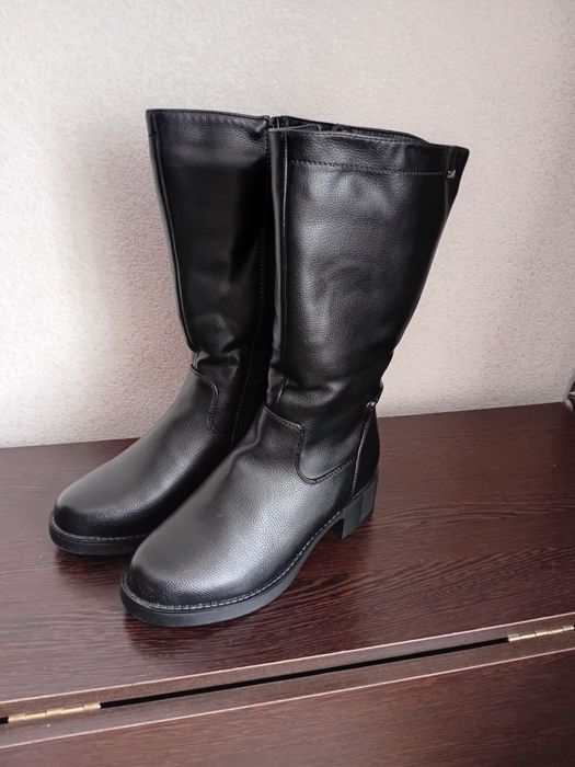 Продам зимние сапоги. Новые