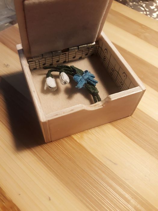 Obiecte de arta personalizate, lucrate manual, la cerere