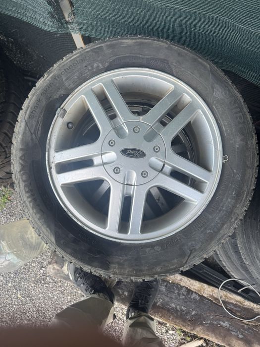 Летни Гуми с Лети джанти 195/60 R15 от Ford dot 0923