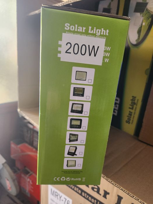 Proiector led cu panou solar 200w