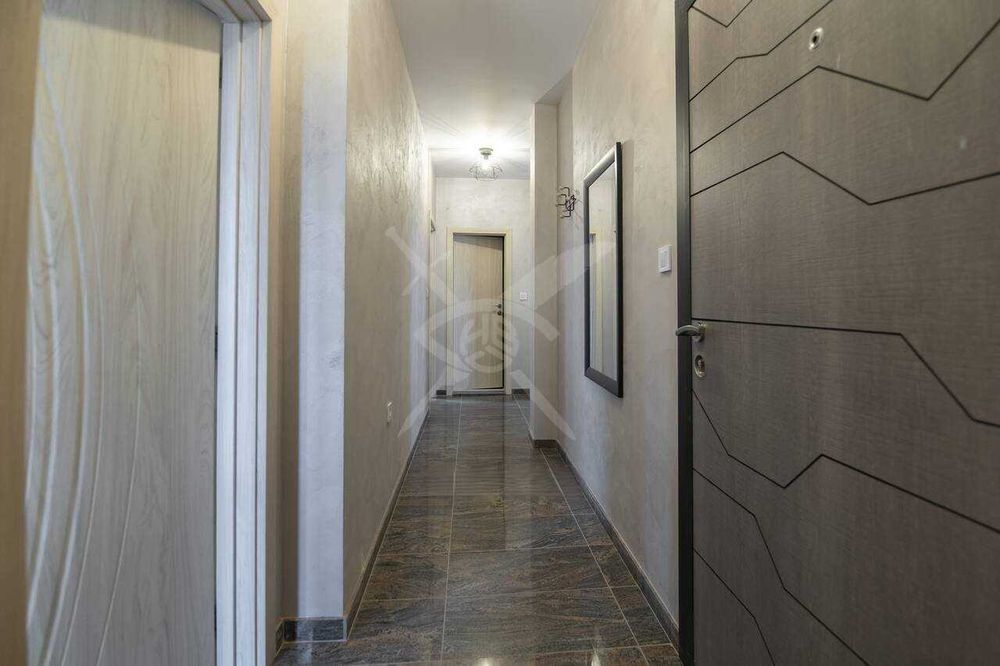 Дава се под наем Тристаен апартамент в Пловдив, Център - 140 кв.м за 1146.99 € - Снимка #9