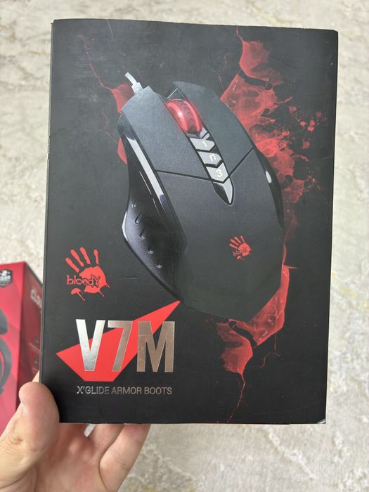 HyperX Cloud Core + Bloody V7M