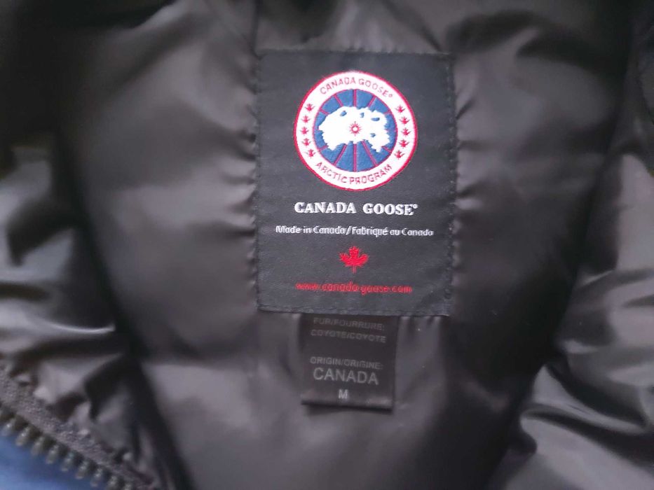 Canada goose S46 , мъжки пухен елек ,отлично състояние