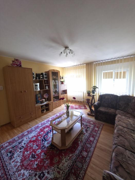 Apartament. 3 camere, 2 băi, mobilat, A/C, zona Sineasca - George Enescu