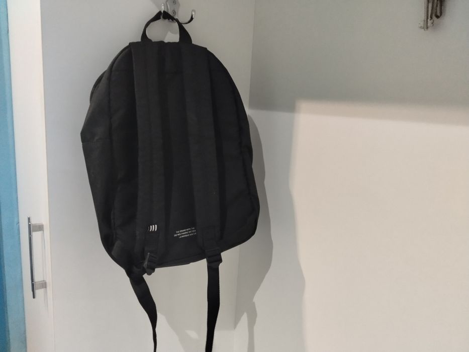 Голяма оригинална раница Адидас оригинал - и за мъже и за дами