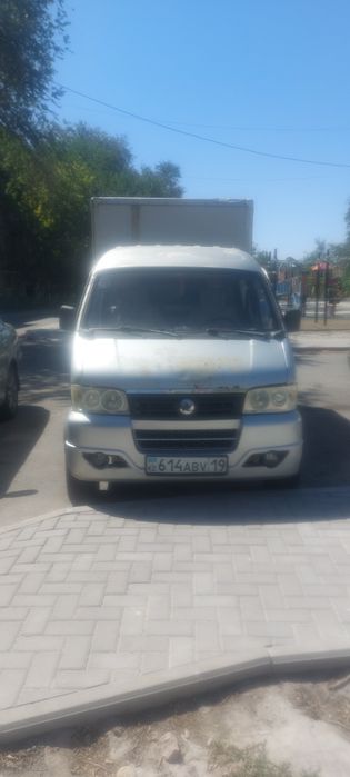 Легковая авто машина