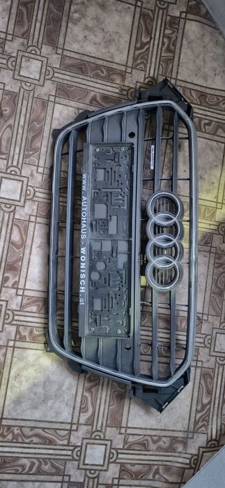 Vand grila audi  nu stiu modelu Preț 70lei