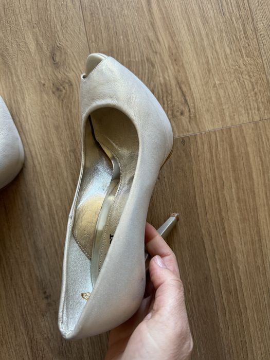 Сватбени обувки на ток