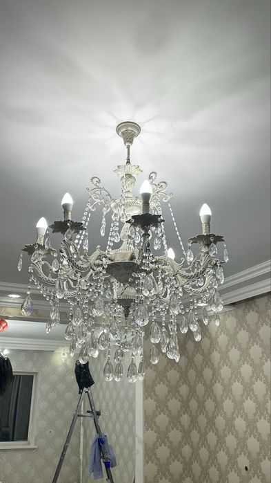 Продам 2 красивые люстры