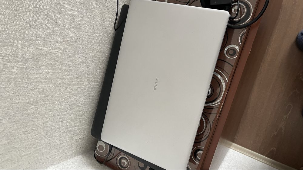 Ноутбук DEXP Aquilion