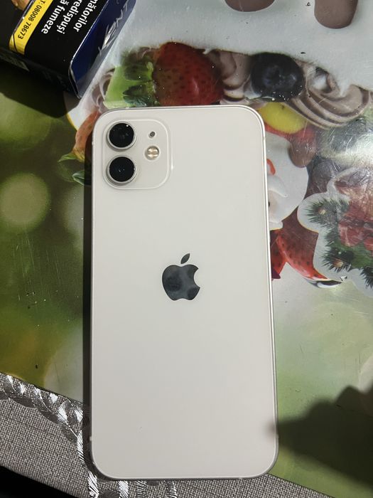 Vand iphone 12 de 64 gb