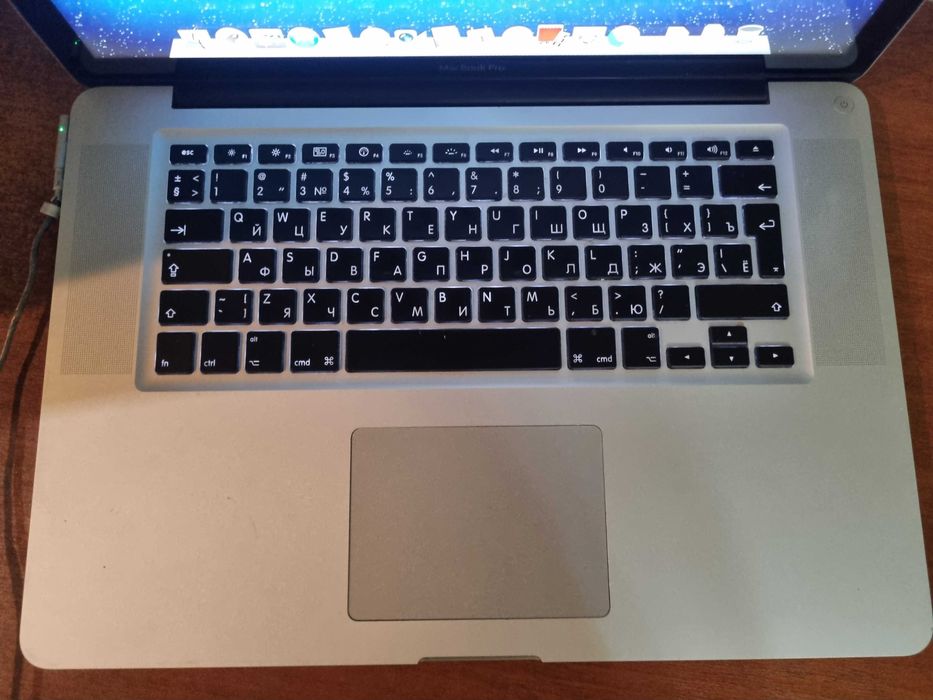 Продам Макбук про 2011