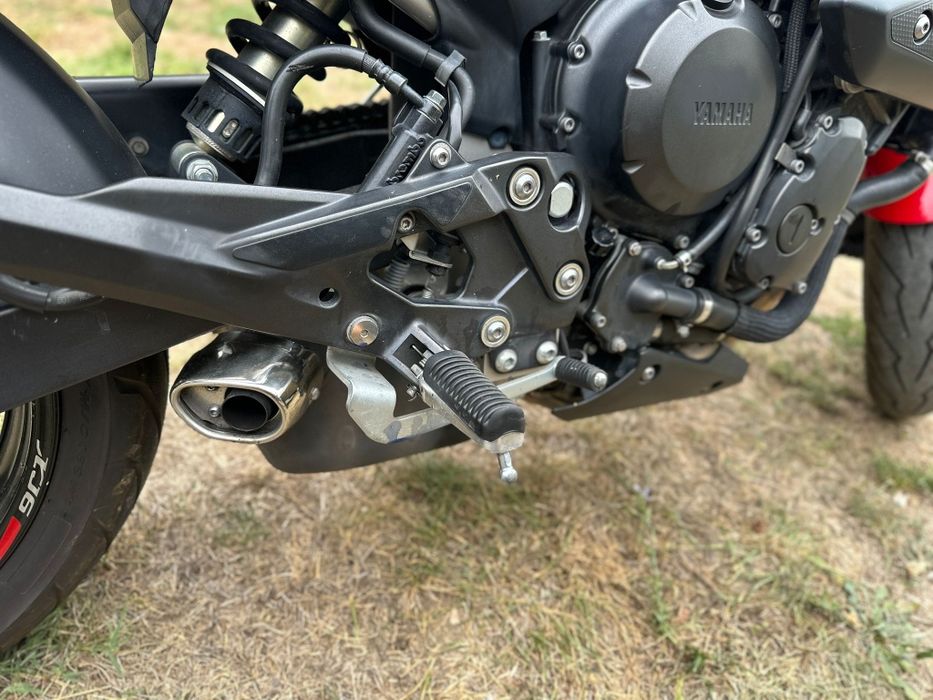 Motocicleta Yamaha XJ6N