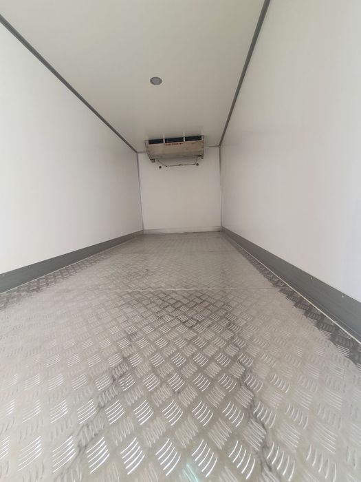 Isuzu юк автомашинаси