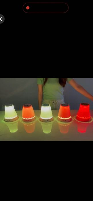 Lampă LED RGB cu senzor gesturi – modernă, reîncărcabilă