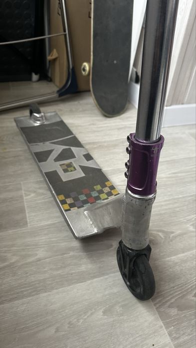 Продаю трюковой самокат custum