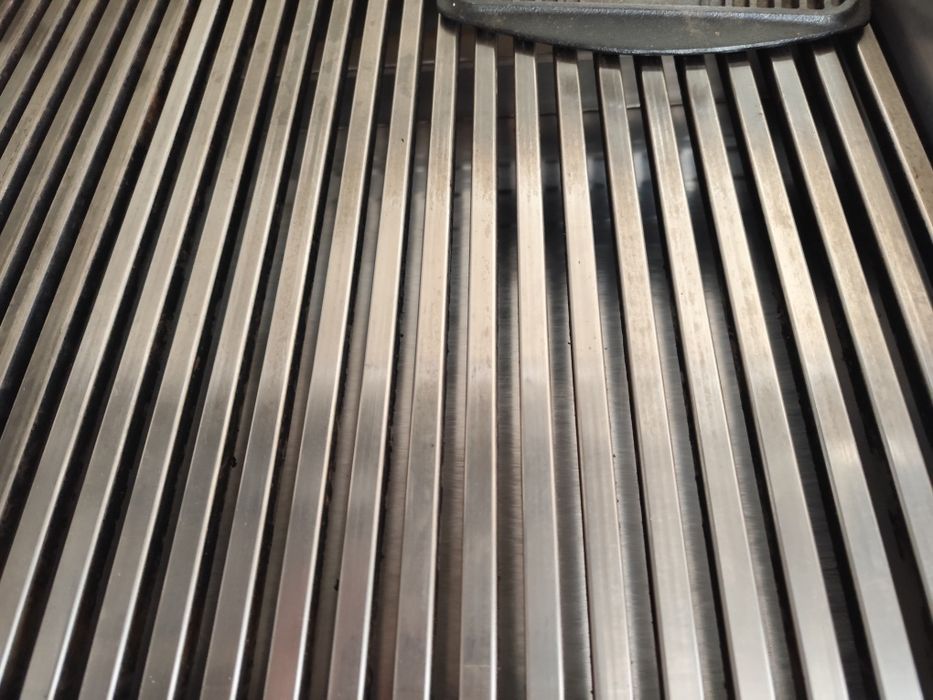 Grill  electric profesional burgeri , steak-uri   380 v